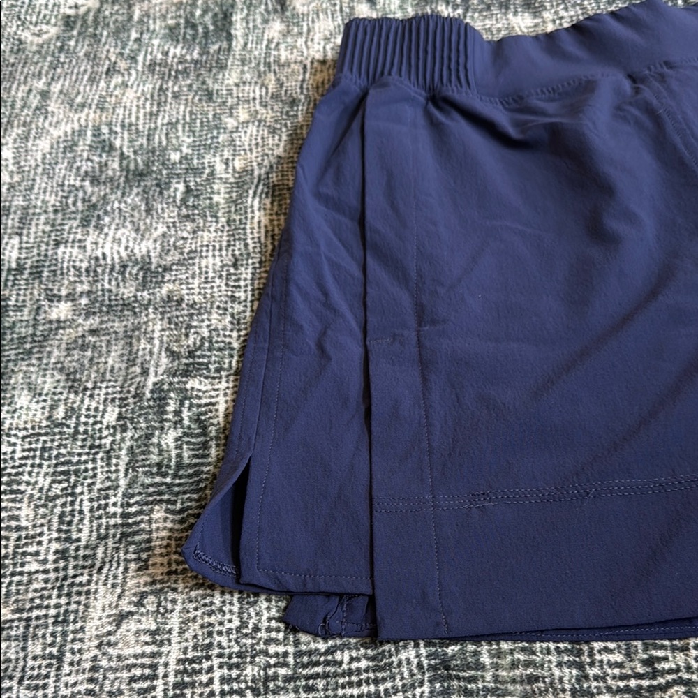 Women's Lululemon Stretch Woven Relaxed Shorts 4” - Picture 6 of 14